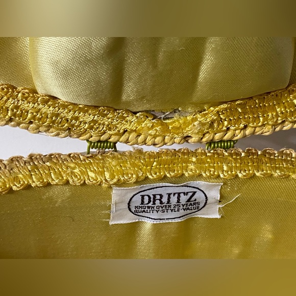 Vintage Oval sewing notions basket by Dritz made in Japan. - Picture 3 of 13